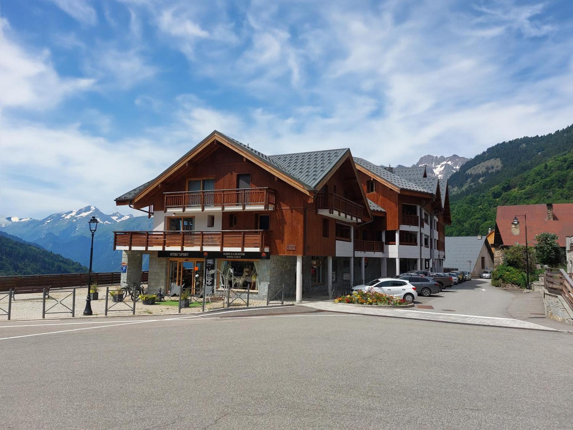 Terresens - Le Saphir Aparthotel Vaujany Ngoại thất bức ảnh