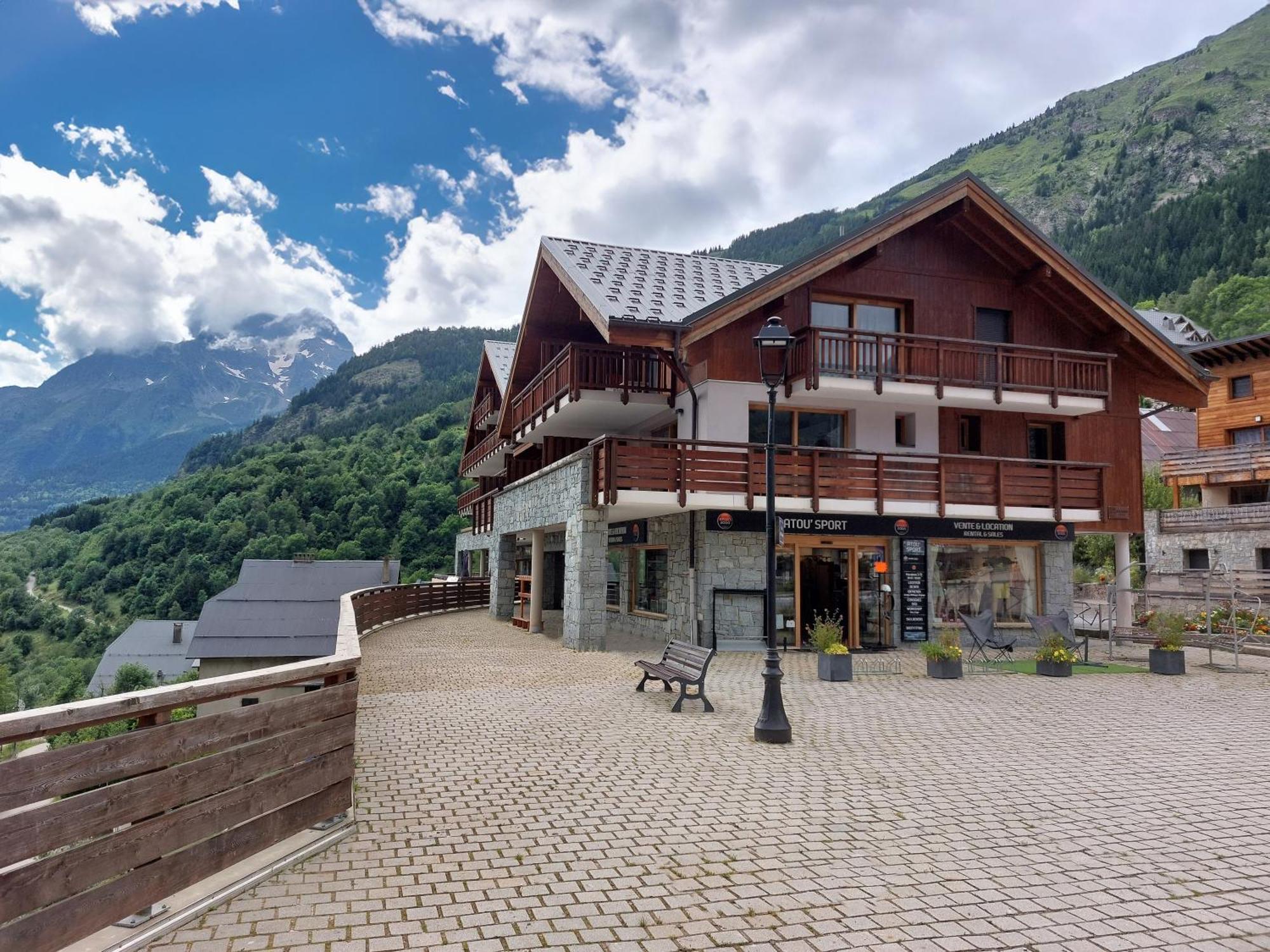 Terresens - Le Saphir Aparthotel Vaujany Ngoại thất bức ảnh